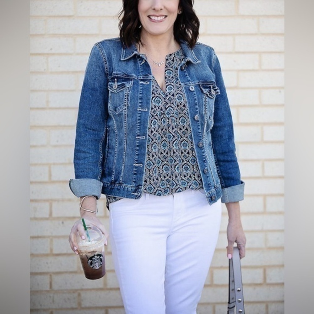 GAP Denim Jacket Women’s Small Petite Medium Wash Classic Button Front